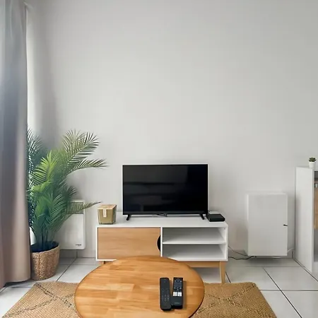 Apartman Renove 2026 Parking Gratuit Proche Faculte Et A10