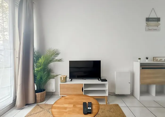 Apartman Renove 2026 Parking Gratuit Proche Faculte Et A10